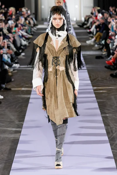 Look 17